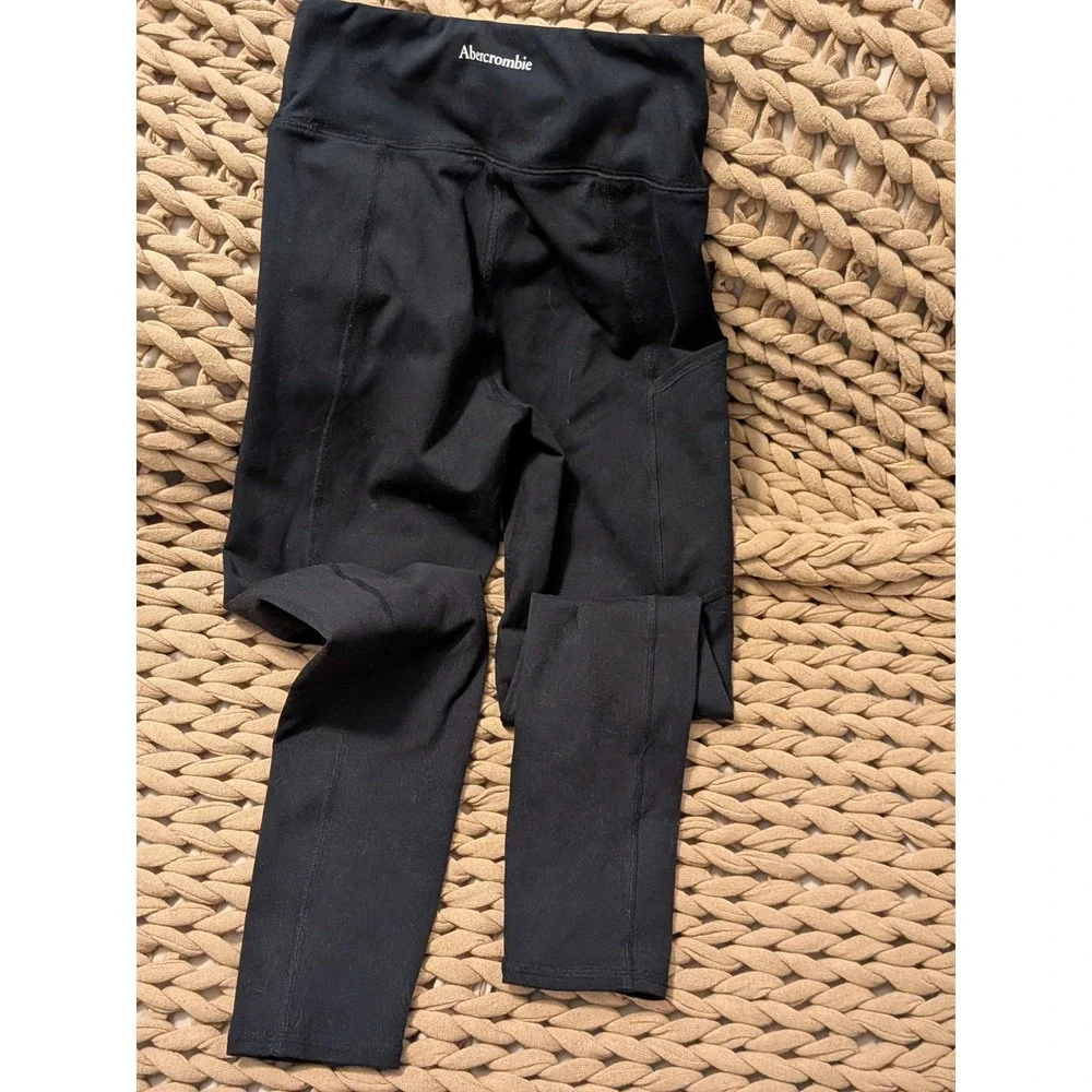 Abercrombie Kids Black High Waisted Active Leggings with Pockets Size 9/10‎